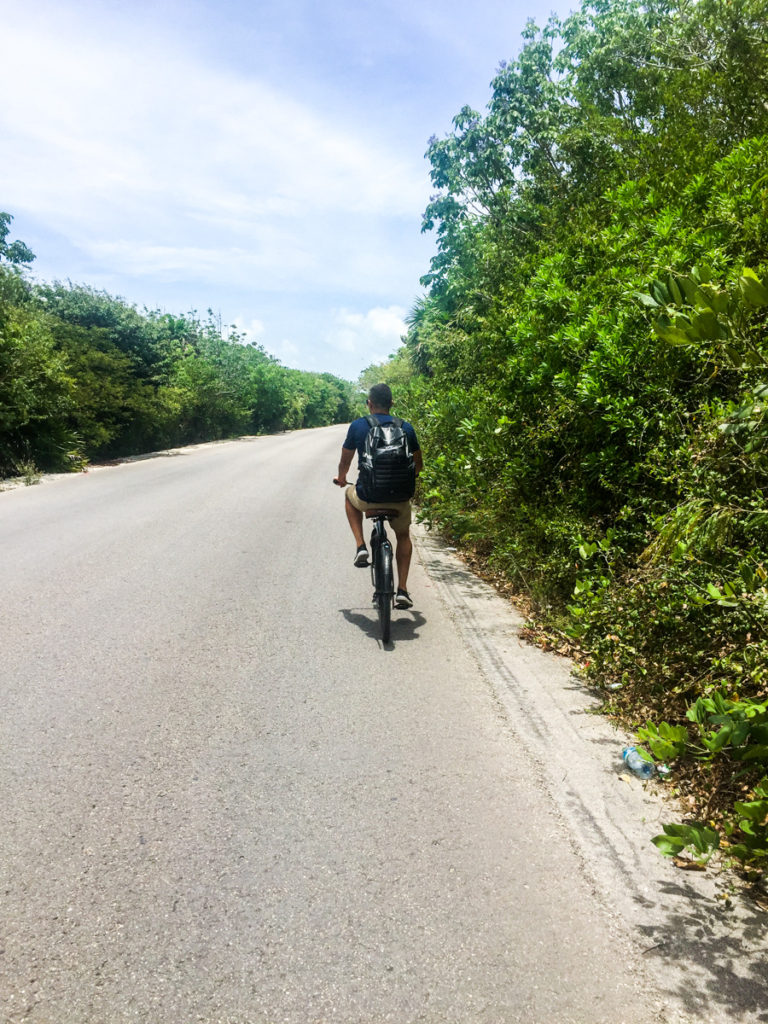 beach-bike-ride-cancun